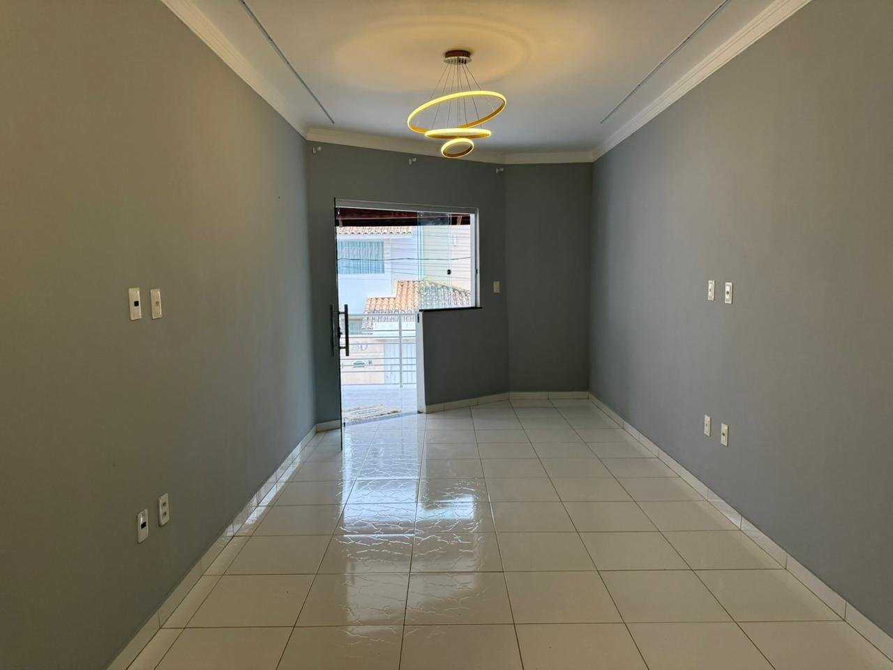 Village 2/4 no Loteamento São Santiago - Maria Preta